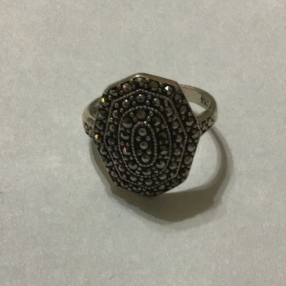 925 Sterling Silver Ring - Picture 3 of 6